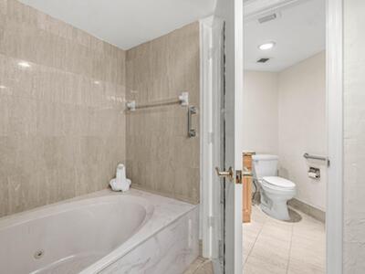 100 SE 5th Avenue, Boca Raton, FL 33432