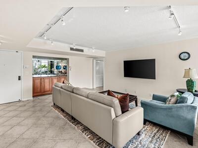 100 SE 5th Avenue, Boca Raton, FL 33432