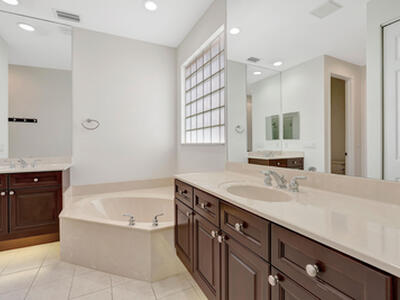 183 Isle Verde Way, Palm Beach Gardens, FL 33418