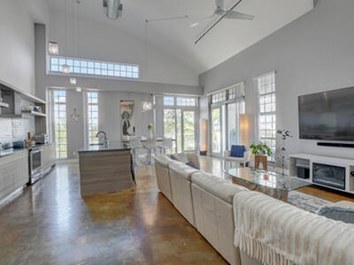 185 NE 4th Avenue, Delray Beach, FL 33483