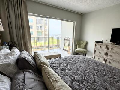 100 Waterway Drive S, Lantana, FL 33462