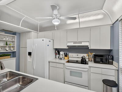 134 Brackenwood Road, Palm Beach Gardens, FL 33418