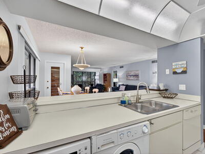 134 Brackenwood Road, Palm Beach Gardens, FL 33418