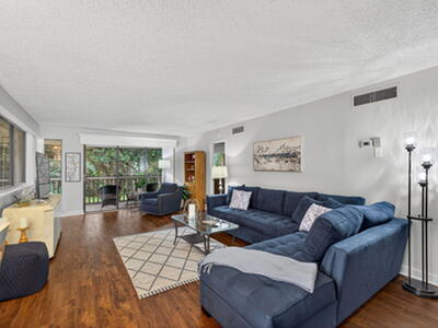 134 Brackenwood Road, Palm Beach Gardens, FL 33418