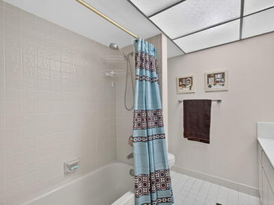 134 Brackenwood Road, Palm Beach Gardens, FL 33418