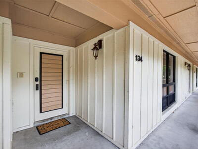 134 Brackenwood Road, Palm Beach Gardens, FL 33418