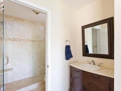 39 Mayfair Lane, Boynton Beach, FL 33426