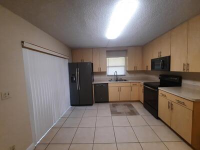 1440 N Lawnwood Circle, Fort Pierce, FL 34950