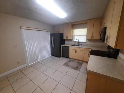 1440 N Lawnwood Circle, Fort Pierce, FL 34950