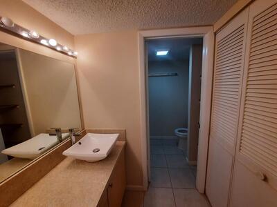 1440 N Lawnwood Circle, Fort Pierce, FL 34950