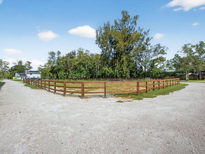 1032 Hyde Park Road, Loxahatchee Groves, FL 33470