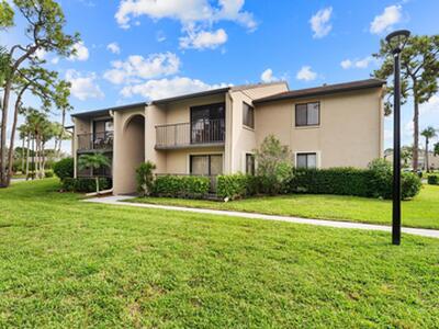 524 Shady Pine Way, Greenacres, FL 33415