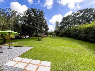 1018 Lake Josephine Court, Sebring, FL 33875