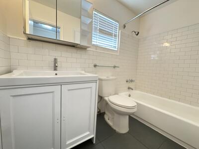 5811 NE 14th Road, Fort Lauderdale, FL 33334