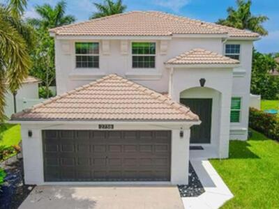 2738 Misty Oaks Circle Circle