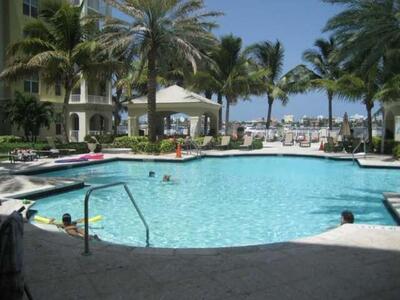 802 W Windward Way, Lantana, FL 33462