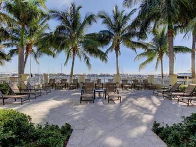 802 W Windward Way, Lantana, FL 33462