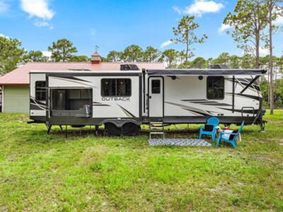 1835 Stallion Drive, Loxahatchee, FL 33470