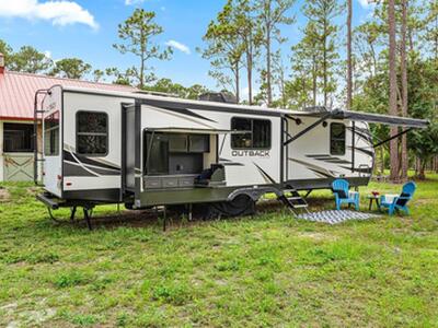 1835 Stallion Drive, Loxahatchee, FL 33470