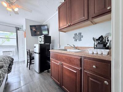 517 Kanuga Drive, West Palm Beach, FL 33401