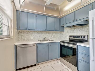 393 Fanshaw J, Boca Raton, FL 33434