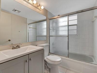 393 Fanshaw J, Boca Raton, FL 33434