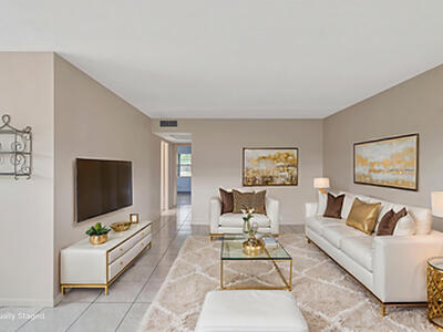 393 Fanshaw J, Boca Raton, FL 33434