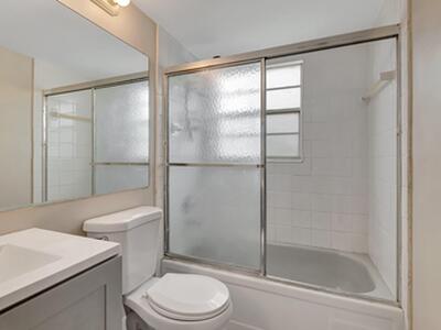 393 Fanshaw J, Boca Raton, FL 33434