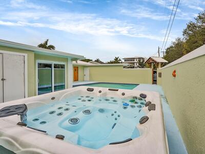 810 Bamboo Lane, Delray Beach, FL 33483