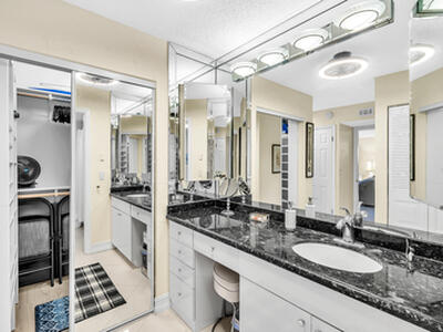 9285 Vista Del Lago, Boca Raton, FL 33428