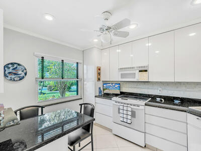 9285 Vista Del Lago, Boca Raton, FL 33428