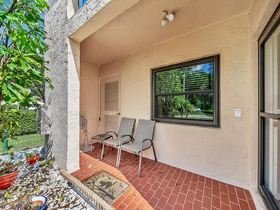 9285 Vista Del Lago, Boca Raton, FL 33428