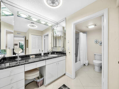 9285 Vista Del Lago, Boca Raton, FL 33428