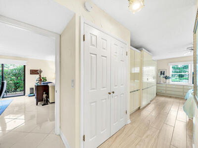 9285 Vista Del Lago, Boca Raton, FL 33428