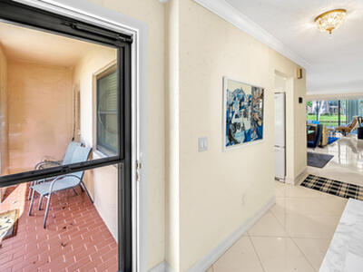 9285 Vista Del Lago, Boca Raton, FL 33428