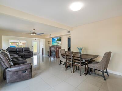 6824 SW 5th Street, Pembroke Pines, FL 33023