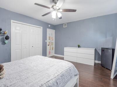 6824 SW 5th Street, Pembroke Pines, FL 33023