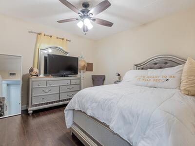 6824 SW 5th Street, Pembroke Pines, FL 33023