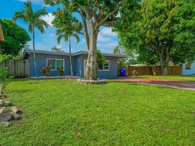 6824 SW 5th Street, Pembroke Pines, FL 33023