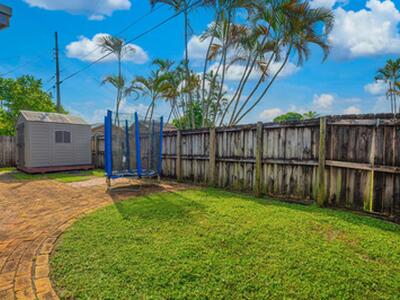 6824 SW 5th Street, Pembroke Pines, FL 33023