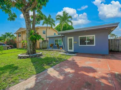 6824 SW 5th Street, Pembroke Pines, FL 33023