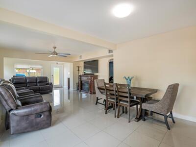 6824 SW 5th Street, Pembroke Pines, FL 33023