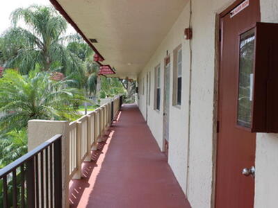 1 Abbey Lane, Delray Beach, FL 33446