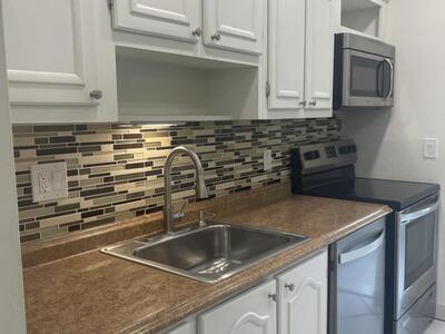 1 Abbey Lane, Delray Beach, FL 33446