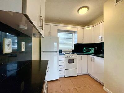 3212 NE 7th Place, Pompano Beach, FL 33062