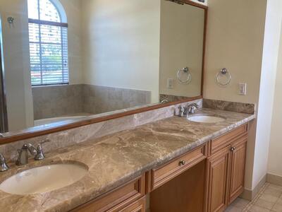 1950 Presidential 2 Way, West Palm Beach, FL 33401