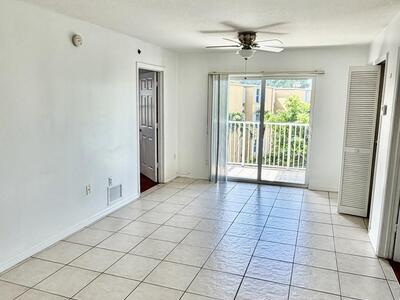 2475 NW 16th St Road, Miami, FL 33125