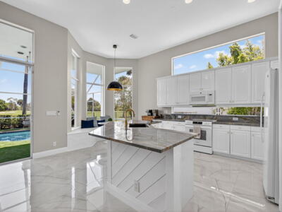 6778 Oakmont Way, West Palm Beach, FL 33412