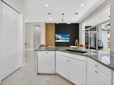 6778 Oakmont Way, West Palm Beach, FL 33412