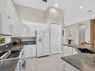 6778 Oakmont Way, West Palm Beach, FL 33412